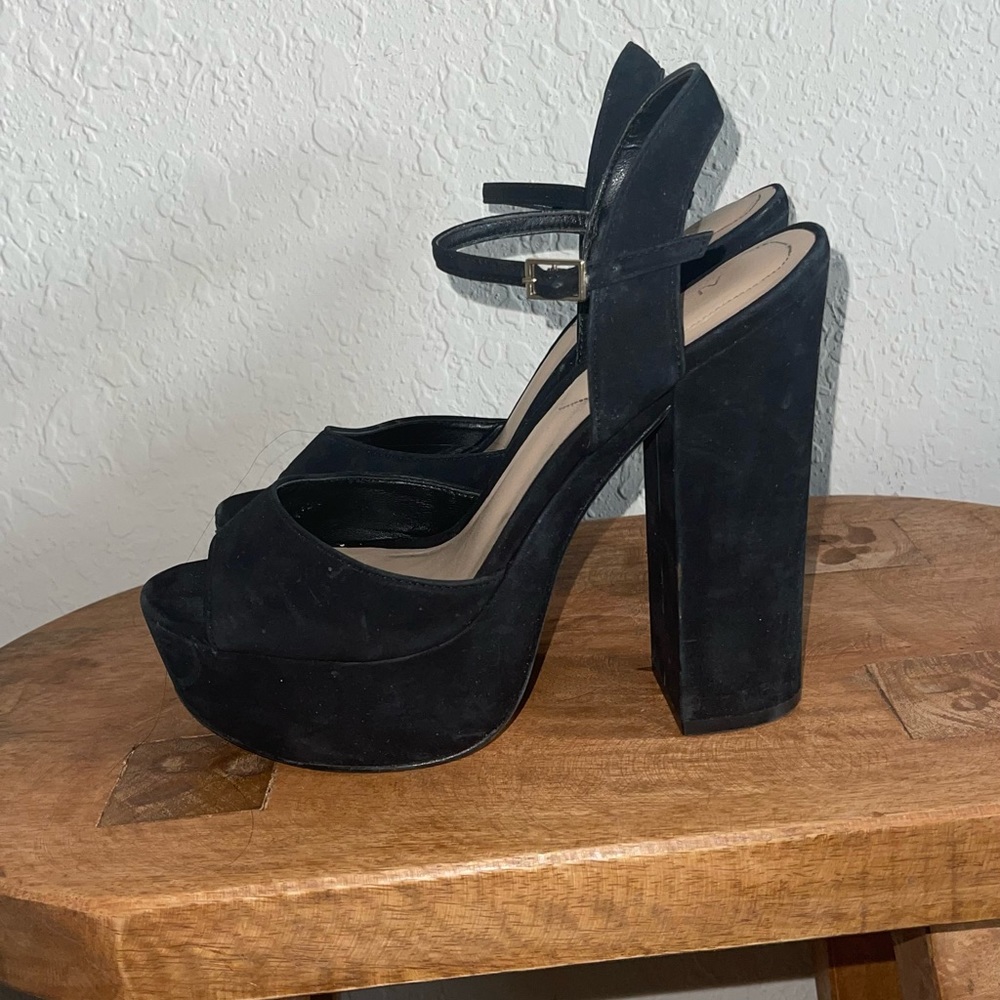 Black Chunky Heals